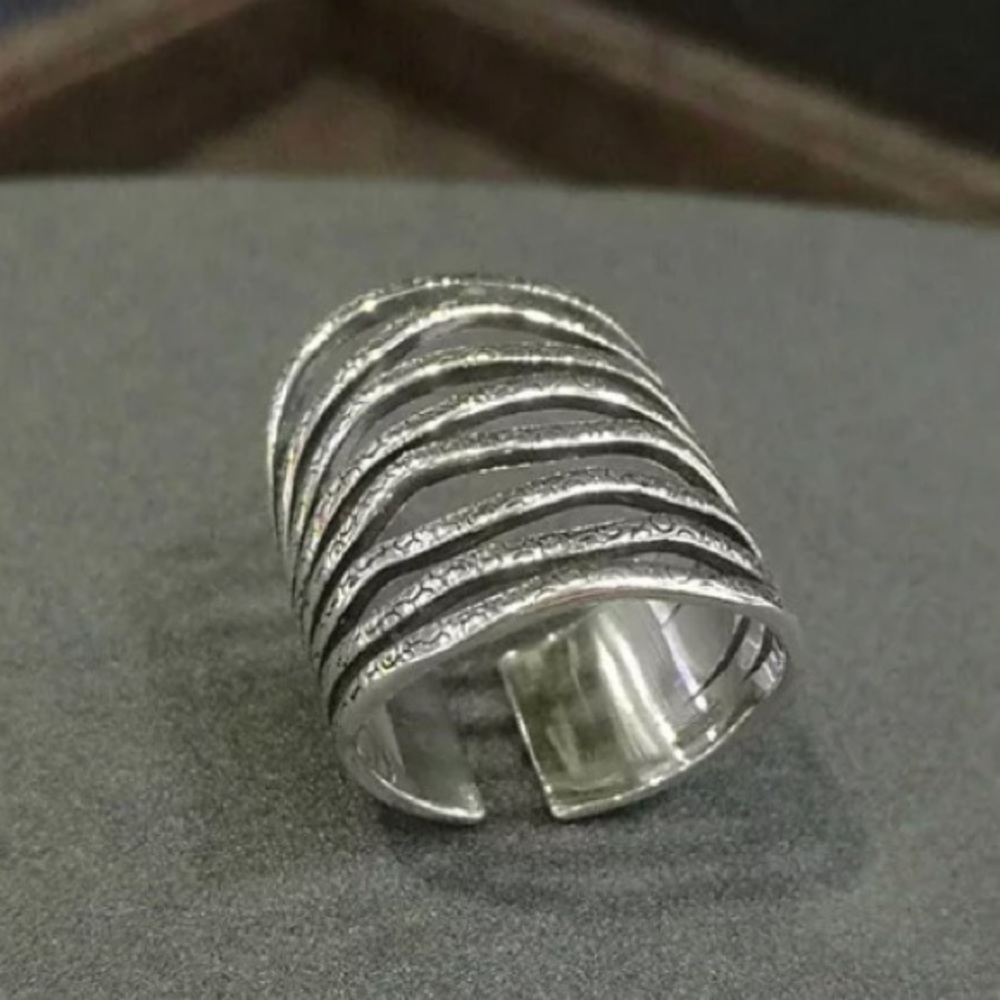 STERLING SILVER ENGRAVED RING PEBBLE STONE RING - Picture 3 of 6